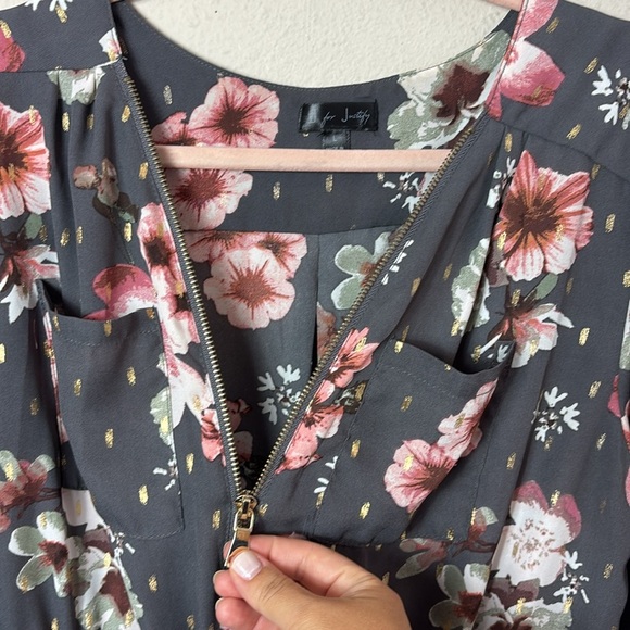 J for Justify Grey Gold Blush Floral Top Partial Zipper neckline size large - Picture 6 of 9